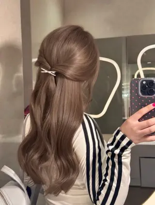 ロング 透明感ベージュ×レイ ヤーカット🎀セナのヘアスタイル