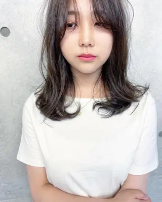 セミロング 山谷 裕紀のヘアスタイル