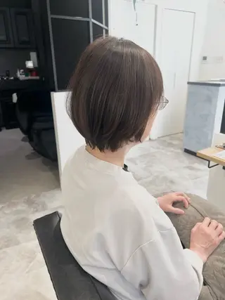 ショート 黒阪 なみのヘアスタイル