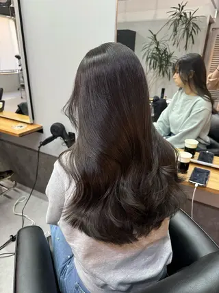 ミディアム カラー レイヤーカット 西村あきやのヘアスタイル