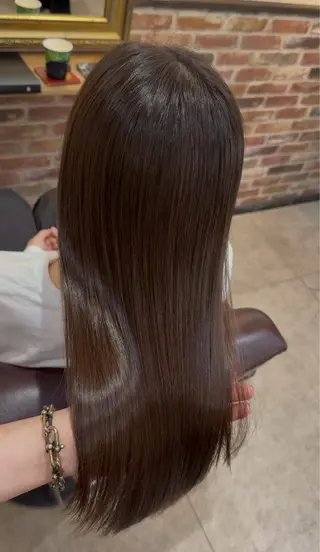 ロング 飯星慧斗 /ブリーチ、縮毛矯正のヘアスタイル