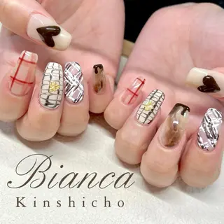 ネイル One’Ness Nana🤍のネイルデザイン