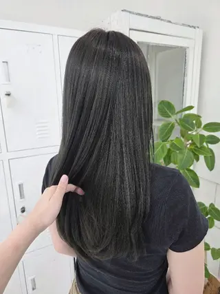 ロング カラー toiro ちだしえりのヘアスタイル