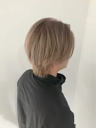 ショート メンズ kosoraレイヤー ハイトーン/デザインのヘアスタイル
