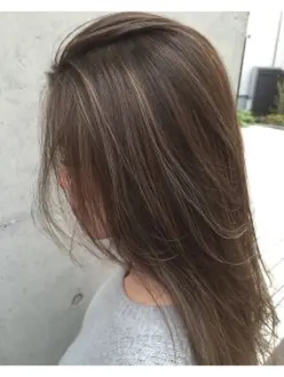 カラー 菰口 美優のヘアスタイル