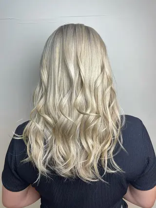 セミロング カラー WEST OLAND加藤圭介のヘアスタイル