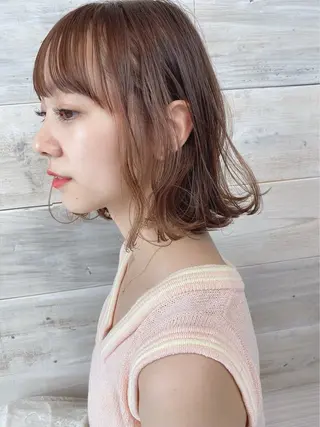 ミディアム ⭐️ハイトーン/ 小顔カット🍏ころあのヘアスタイル