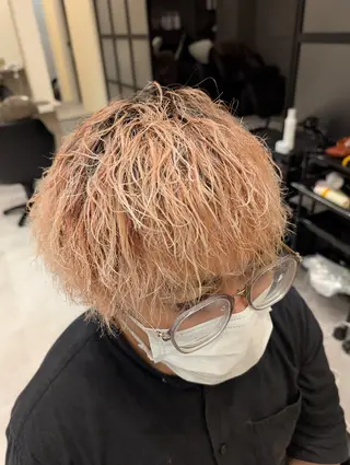 メンズ パーマ 吉田  彩／艶髪／  ハイライト／メンズのヘアスタイル