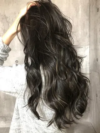 ロング カラー 井坂 弘人のヘアスタイル