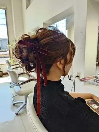 ロング ヘアアレンジ ｷﾝｼﾞｮｳ ｴﾅﾐのヘアスタイル