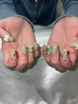 ネイル nailroom sb𓈒𓂂𓏸のネイルデザイン