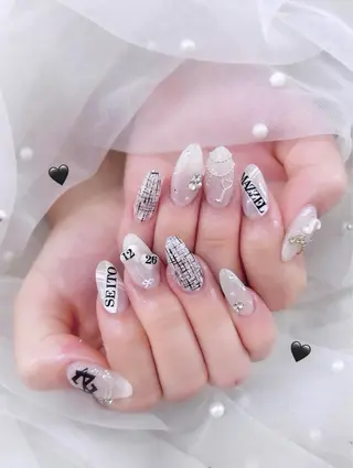ネイル ️🫧みつき/ 渋谷/痛ネイル️🫧のネイルデザイン