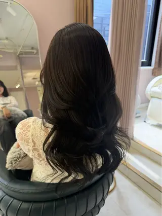 カラー che'rie MIKUのヘアスタイル