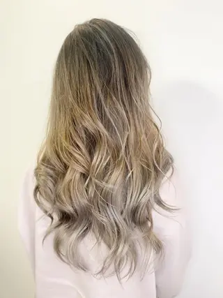 ロング カラー ヘアアレンジ Luzir⭐︎ GEN⭐︎のヘアスタイル