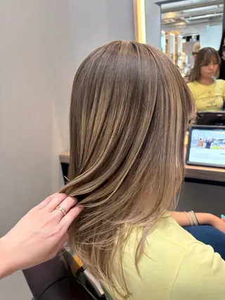 ミディアム カラー レイヤー✂︎ブリなし Wカラー🤍noaのヘアスタイル