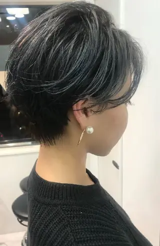 カラー 江坂 misaki のヘアスタイル