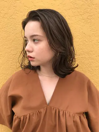 ミディアム カラー パーマ ヘアアレンジ 松田 亮葉のヘアスタイル