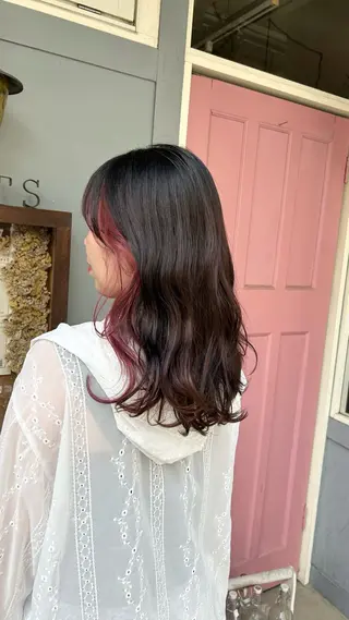 ミディアム カラー BRITS 渡辺 菜々子のヘアスタイル