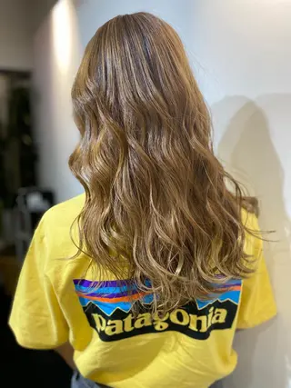 ロング レイヤーカット 赤み消し　店長/大和のヘアスタイル