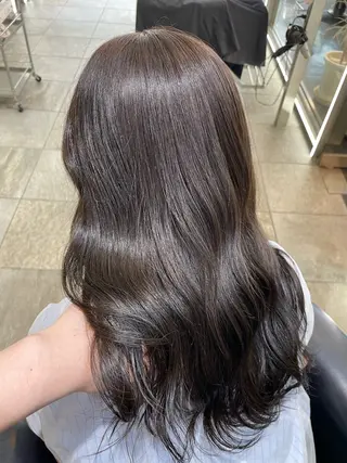 ロング ユナ ナチュラル／透明感のヘアスタイル