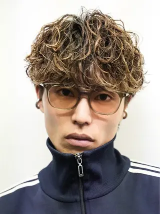 カラー パーマ ヘアアレンジ メンズ (メンズ特化)AKI /古本晃大のヘアスタイル