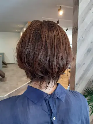 ショート カラー 髪質改善カラーズ カフェプラスのヘアスタイル