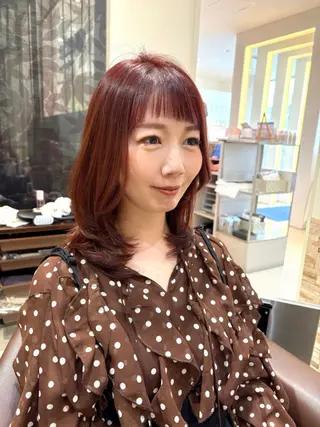 ミディアム 秋野 睦実のヘアスタイル