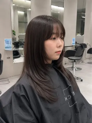 ロング 神戸レイヤーカット 顔周り／骨格診断のヘアスタイル