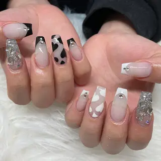 ミディアム ネイル Y. Sのネイルデザイン