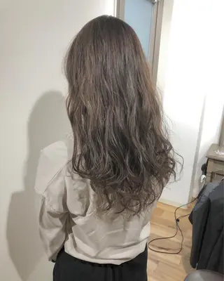 ロング カラー ブリーチ特化 梅田本多翔のヘアスタイル