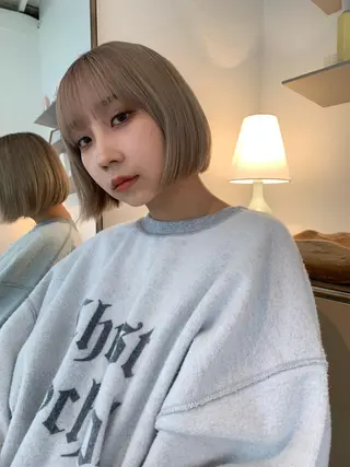 ショート カラー wakana/ 柔らかベージュカラーのヘアスタイル