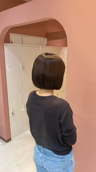 ショート カラー 聖菜/ hina /レイヤー/艶カラーのヘアスタイル