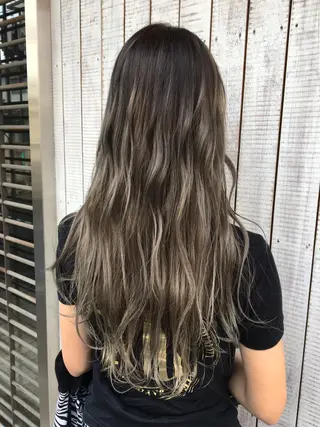 ロング カラー ケアブリーチ 坪井佑樹のヘアスタイル