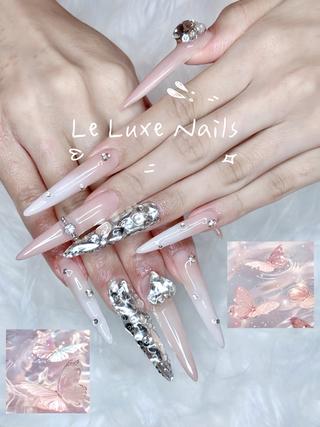 ネイル LE LUXE  NAILSのネイルデザイン
