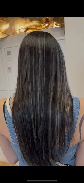 ロング レイヤーハイライト ブリーチJUNKIのヘアスタイル