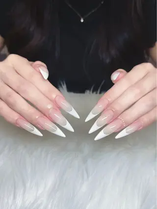 ロング エクラ ネイルのネイルデザイン