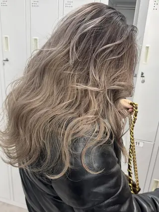 セミロング カラー パーマ AIRI🦋ブリーチ /レイヤー🦋のヘアスタイル