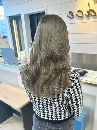 ロング レイヤー/艶髪カラー 森本くるみのヘアスタイル