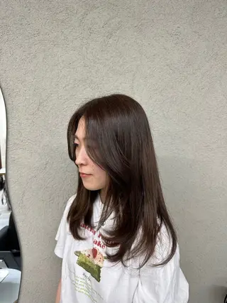 セミロング カラー Shiro RENのヘアスタイル