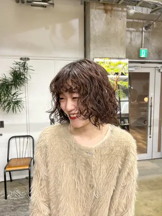 ミディアム パーマ azumi/ベージュ /オリーブ/縮毛のヘアスタイル
