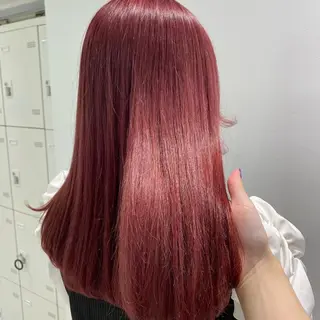 ロング 寒色/ベージュヘア ブリーチありMiOのヘアスタイル