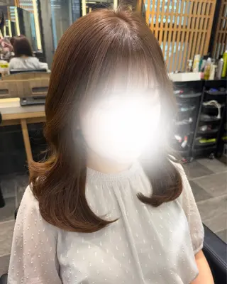 ミディアム カラー 𝑺𝒂𝒌𝒊 🩶マンツーマン施術のヘアスタイル