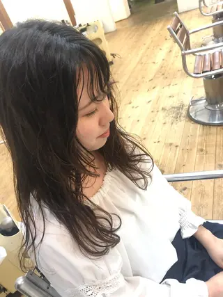 ロング パーマ Sea by LUVISM アヤノのヘアスタイル