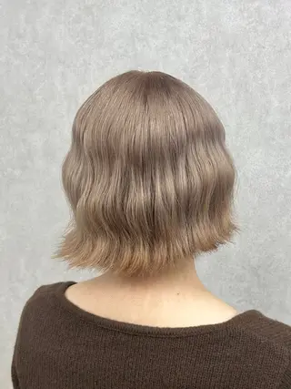 ミディアム カラー 澤木 愛美のヘアスタイル