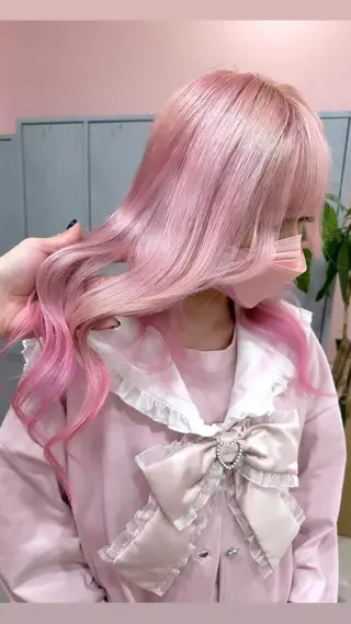 ロング カラー ブリーチ特化🌈 MANATOのヘアスタイル
