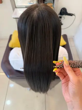 ロング 林 莉瑠のヘアスタイル