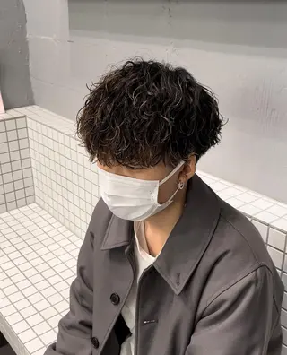 パーマ メンズ k jの眉毛・アイブロウイメージ