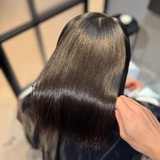 ロング パーマ 髪質改善Ⅰ透明感 艶カラーⅠたつやのヘアスタイル