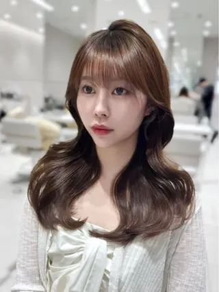 セミロング カラー 銀座/レイヤー 顔周りカット溝手優太のヘアスタイル