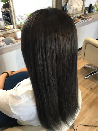 ロング カラー Atelier 大内のヘアスタイル